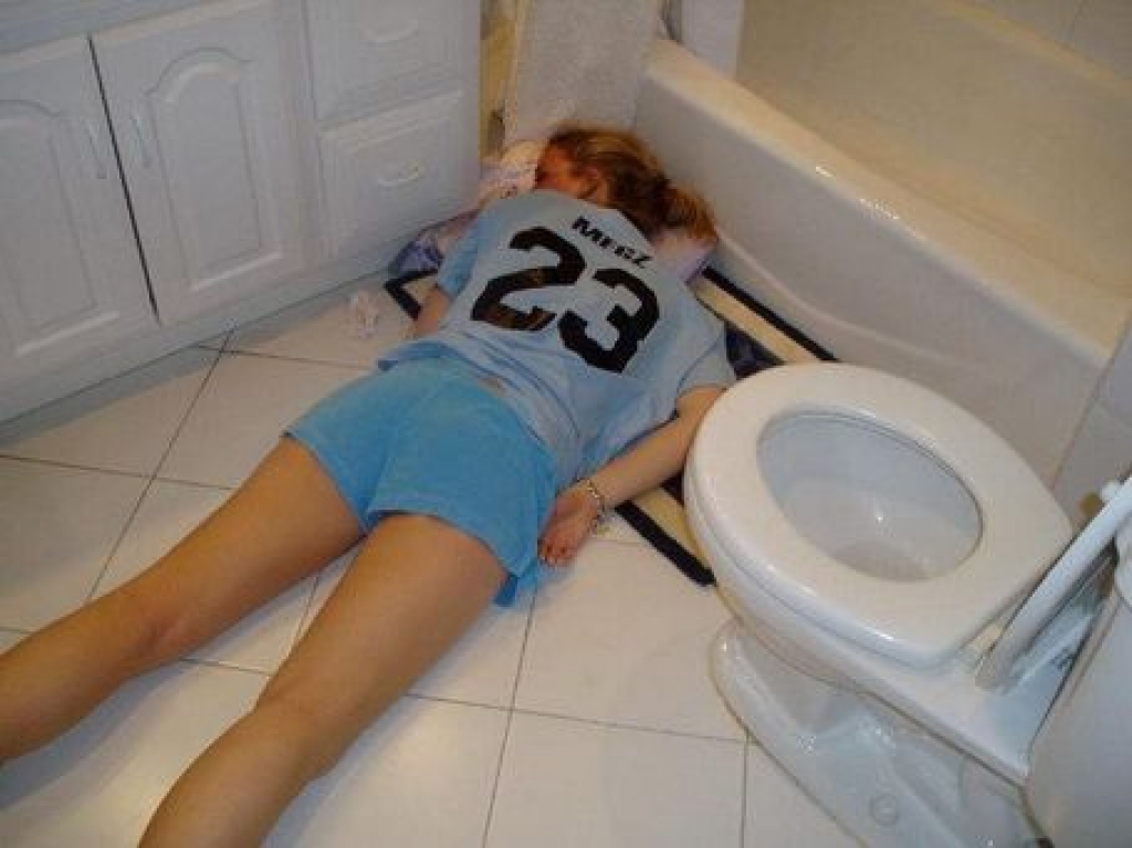 Teen Shitting